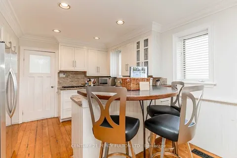 374 Regional Road 8 Rd, Uxbridge, ON L9P 1R1