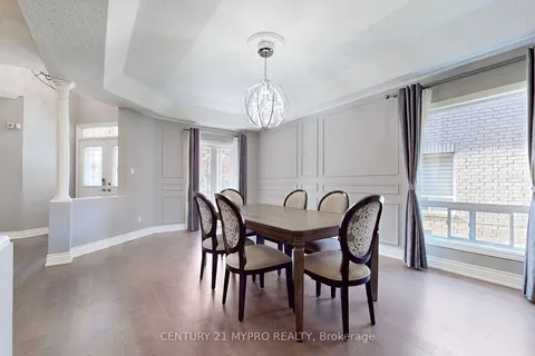 34 Estate Garden Dr, Richmond Hill, ON L4E 3V3