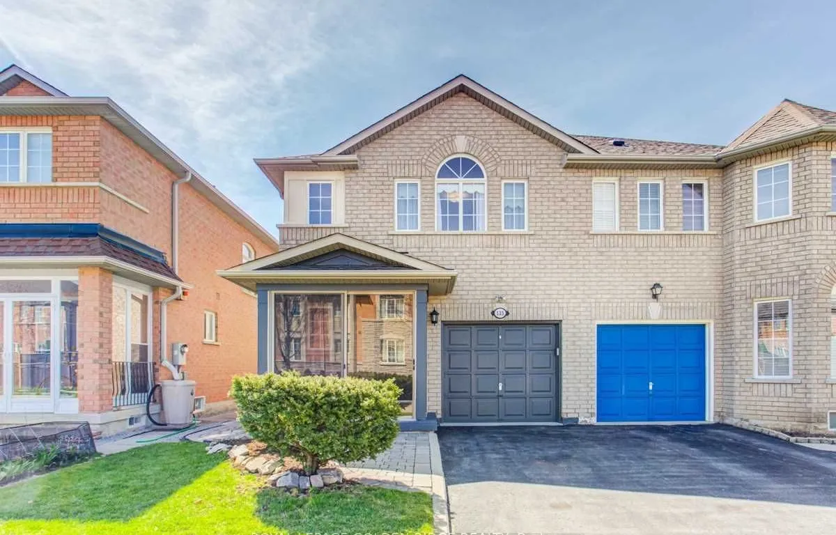 135 Warren Bradley St, Markham, ON L6C 2X5