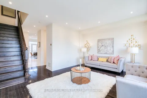 10985 Woodbine Ave, Markham, ON L6C 1J5