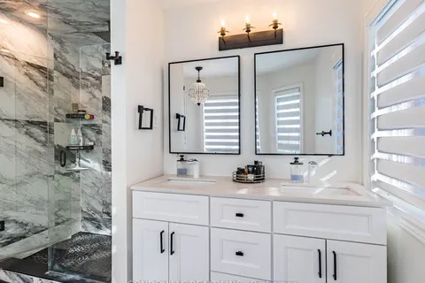 62 Legnano Cres, Vaughan, ON L4H 2B4