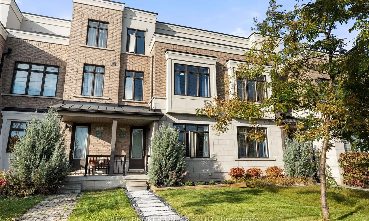 1230 Wellington St, Aurora, ON L4G 2C9