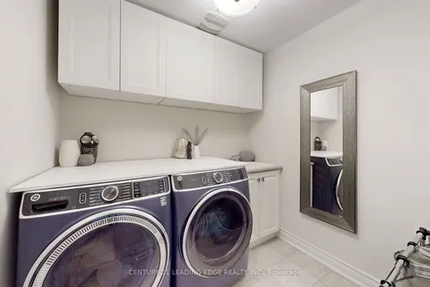 21 LARKFIELD Cres, East Gwillimbury, ON L9N 0P7