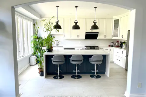 54 Castleglen Blvd, Markham, ON L6C 0A9