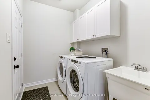 20 Sambro Lane, Whitchurch-Stouffville, ON L4A 0S1