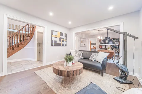 110 Summitcrest Dr, Richmond Hill, ON L4S 1A8