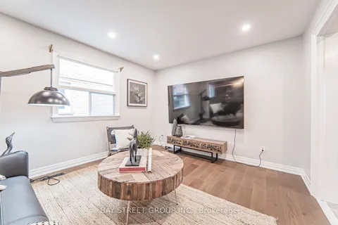 110 Summitcrest Dr, Richmond Hill, ON L4S 1A8