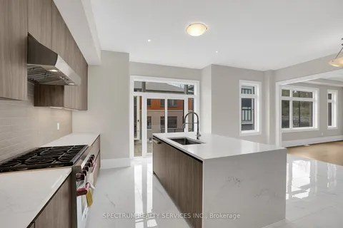 7 Kingwood (LOT 9) Lane, Aurora, ON L4G 6W4