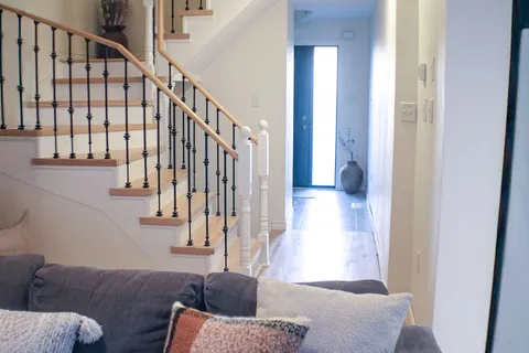 52 Margaret Graham Cres, East Gwillimbury, ON L0G 1M0