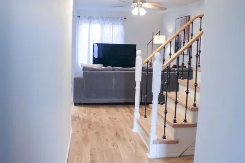52 Margaret Graham Cres, East Gwillimbury, ON L0G 1M0