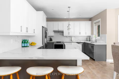 170 Ivy Jay Cres, Aurora, ON L4G 0E9
