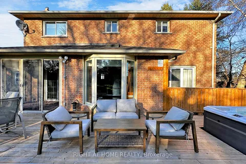 74 Samuel Lount Rd, East Gwillimbury, ON L9N 1G5