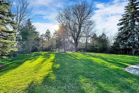 74 Samuel Lount Rd, East Gwillimbury, ON L9N 1G5