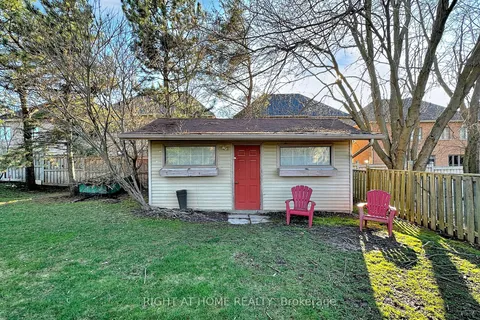 74 Samuel Lount Rd, East Gwillimbury, ON L9N 1G5