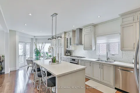 142 Larratt Lane, Richmond Hill, ON L4C 0E6