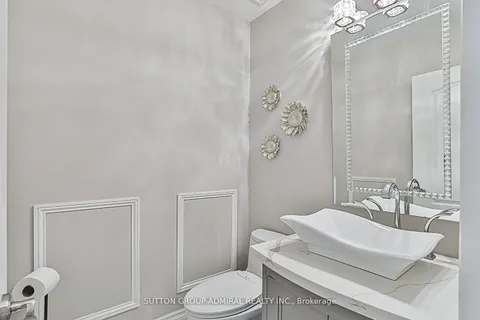 142 Larratt Lane, Richmond Hill, ON L4C 0E6