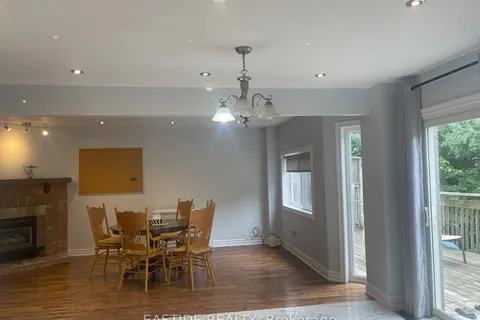 191 Aurora Heights Dr, Aurora, ON L4G 2X1