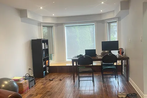 191 Aurora Heights Dr, Aurora, ON L4G 2X1