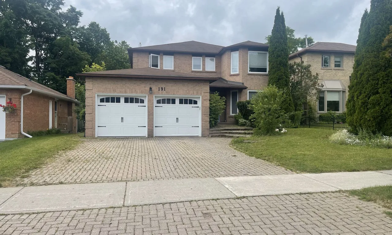 191 Aurora Heights Dr, Aurora, ON L4G 2X1