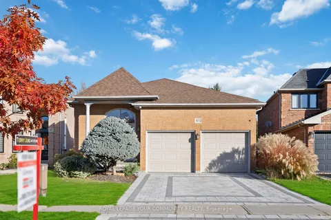 471 Silken Laumann Dr, Newmarket, ON L3X 2H9