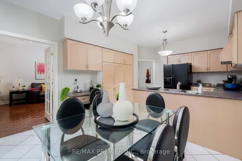 71 Sgotto Blvd, Vaughan, ON L4H 1W8