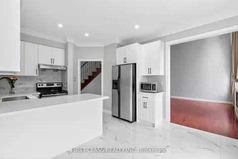 72 Perivale Gdns, Aurora, ON L4G 7P8