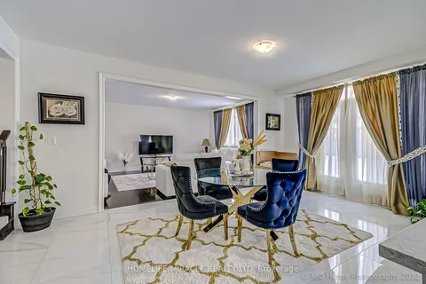 245 Danny Wheeler Blvd, Georgina, ON L4P 0J8