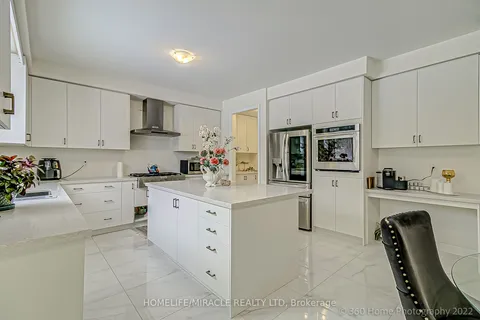 245 Danny Wheeler Blvd, Georgina, ON L4P 0J8