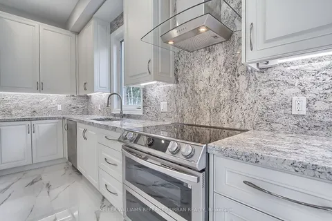 70 Brule Lake Way, Georgina, ON L0E 1L0