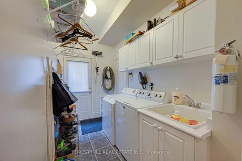 16 Winterport Crt, Richmond Hill, ON L4C 9V6