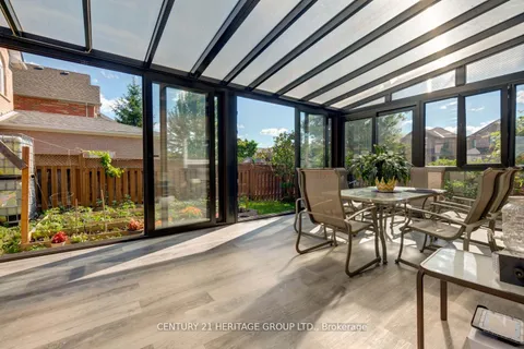 110 Elena Cres, Vaughan, ON L6A 2J1