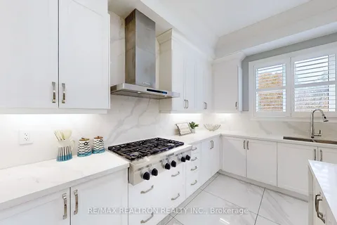 260 Stormont Tr, Vaughan, ON L4H 4P6