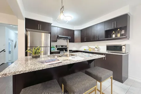 119 Hutt Cres, Aurora, ON L3X 1V9