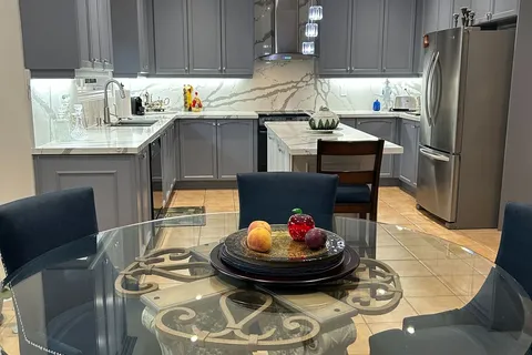 8 Pico Cres, Vaughan, ON L4J 8P4