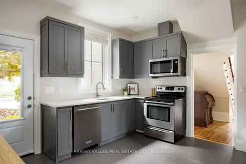 15375 Yonge St, Aurora, ON L4G 1P1
