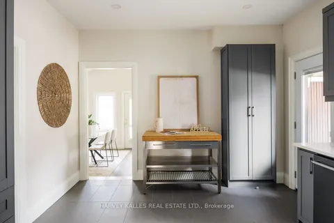 15375 Yonge St, Aurora, ON L4G 1P1