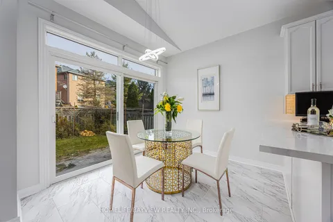 110 Snowy Meadow Ave, Richmond Hill, ON L4E 3X8