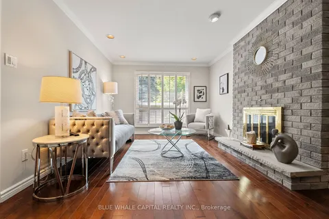 121 Huntington Park Dr, Markham, ON L3T 7C8