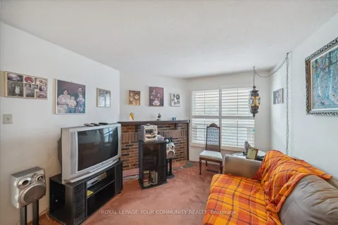 185 Lisa Cres, Vaughan, ON L4J 2N2