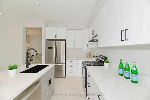 2 Pike Lane, Markham, ON L6B 1G4