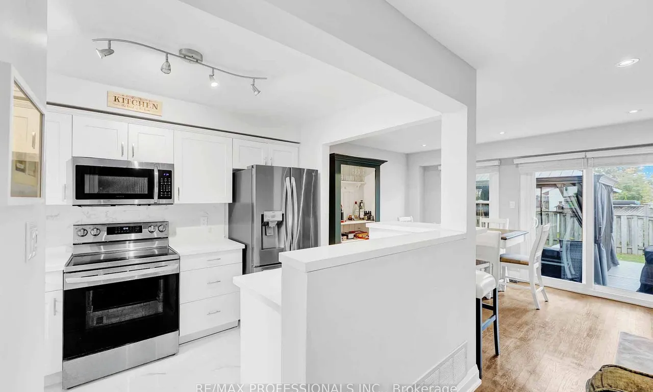 2181 Ferguson St, Innisfil, ON L9S 1X6