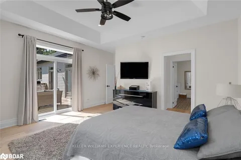 877 Pine Ave, Innisfil, ON L0L 1W0