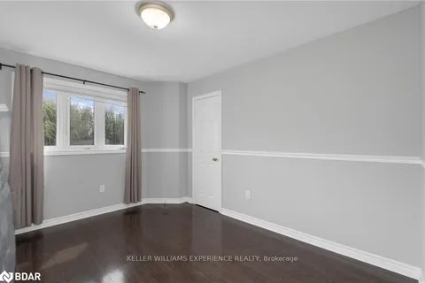 1951 Swan St, Innisfil, ON L9S 0B4