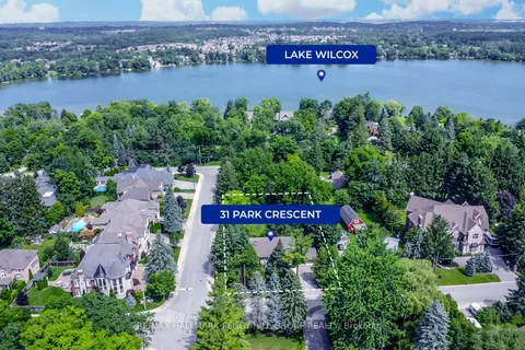 31 Park Cres, Richmond Hill, ON L4E 3J5