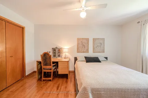 31 Park Cres, Richmond Hill, ON L4E 3J5