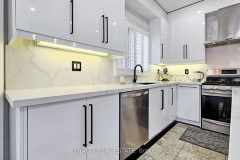 97 Song Bird Dr, Markham, ON L3S 3T8