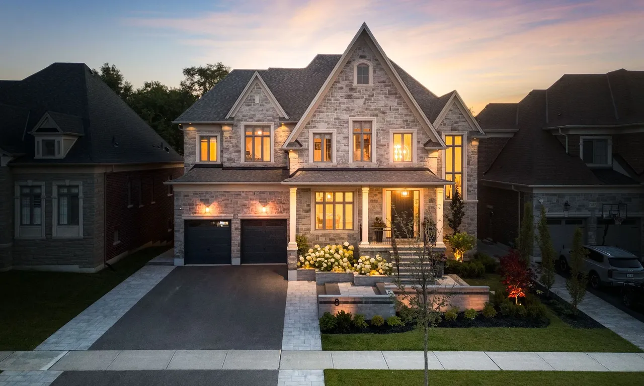 8 Kinghorn Rd, King, ON L7B 0M8