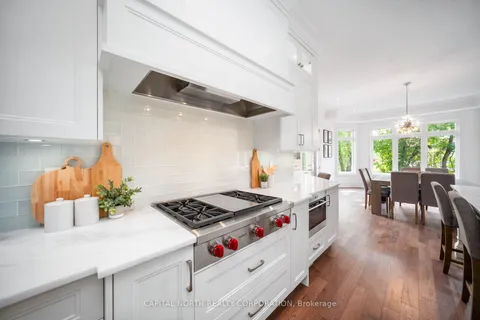 8 Kinghorn Rd, King, ON L7B 0M8