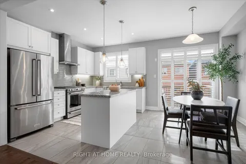 250 Cranbrook Cres, Vaughan, ON L4H 4K9