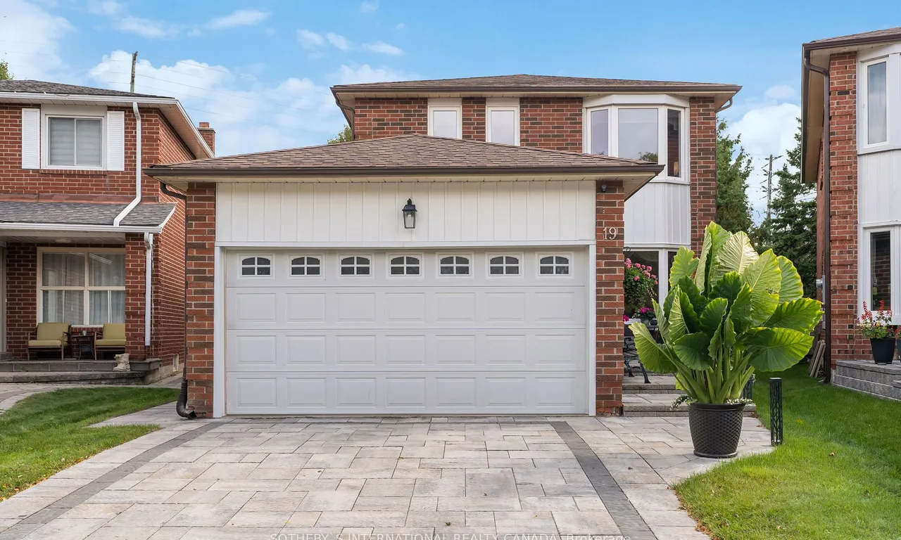 19 Spragg Circ, Markham, ON L3P 5V9